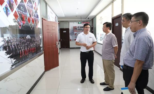 海港區(qū)政府領(lǐng)導(dǎo)蒞臨乾港 海港區(qū)政府領(lǐng)導(dǎo)蒞臨乾港